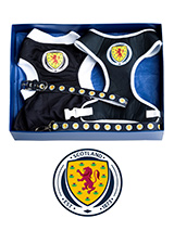 Scotland Football Team Gift Box Set - Treat yourself or someone special with this fantastic gift box set. It comprises of a Personalised Scotland Retro Football Shirt based on the iconic 1967 shirt worn by Baxter, Law, Bremner and the rest of the team when they defeated the then world champions England 3-2 at Wembley. A collar & lead se...